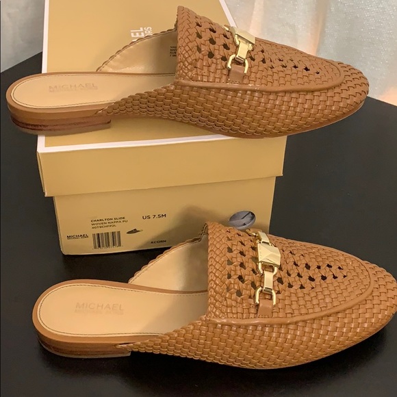 Michael Kors Charlton Slide Acorn - Picture 3 of 15